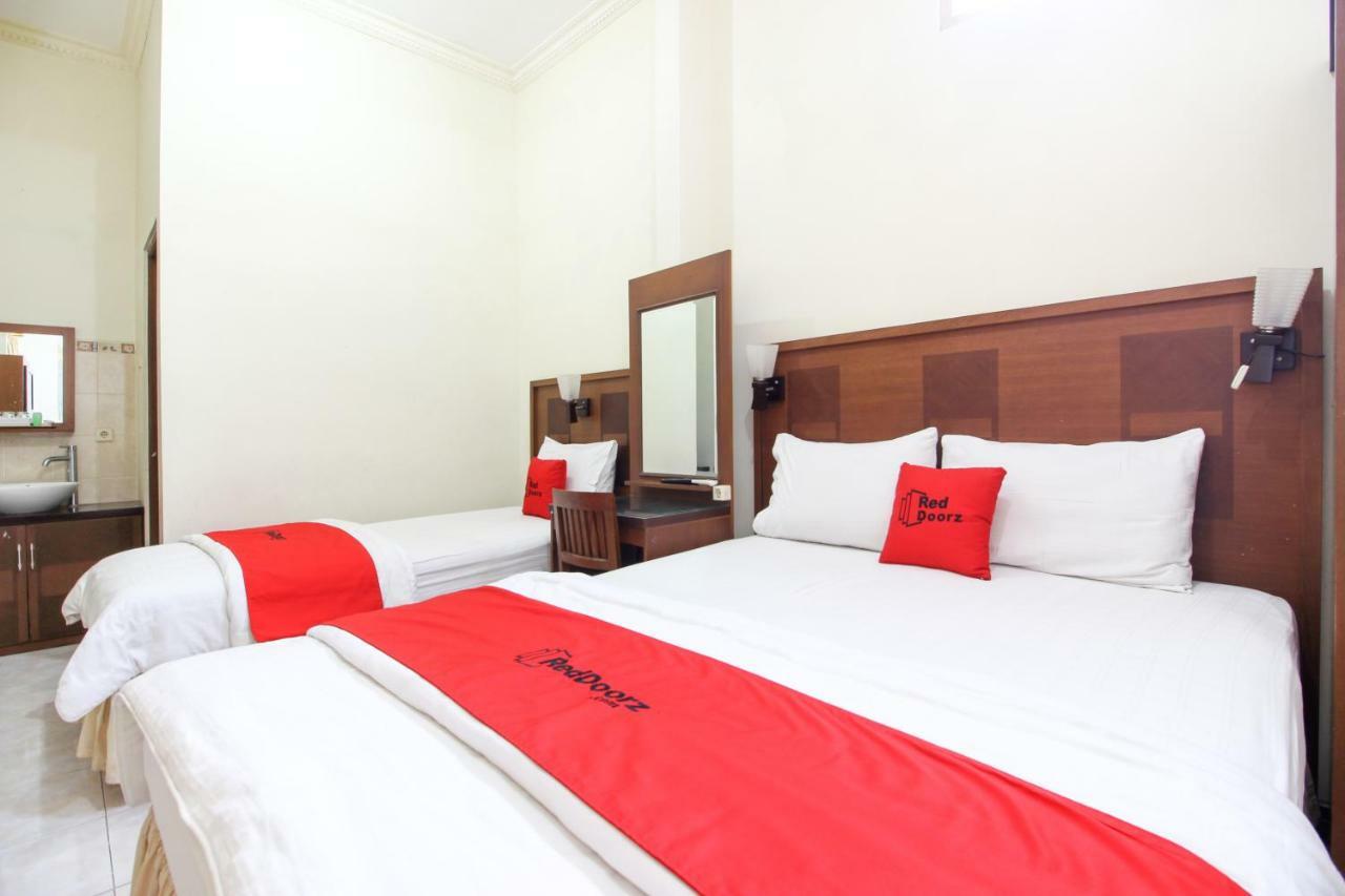 יוגיאקרטה Reddoorz Plus @ Tegal Panggung מראה חיצוני תמונה